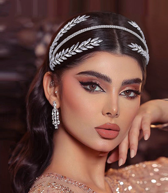 عصابة رأس العروس مرصعة بأحجار الراين